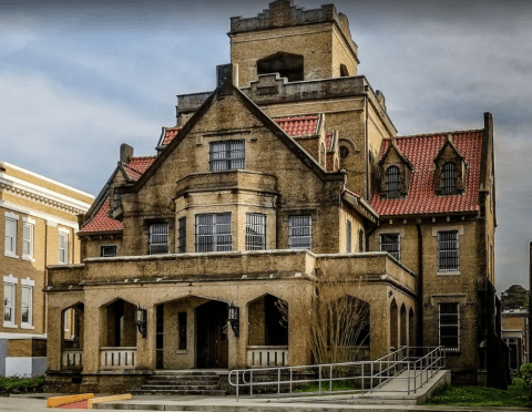 More Than 100-Years-Old, The Historic Gothic Jail Transforms Into One Of The Spookiest Haunted Houses In Louisiana