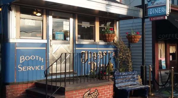 Jigger’s Diner Has Been Serving Up Delicious Breakfast In Rhode Island Since 1928