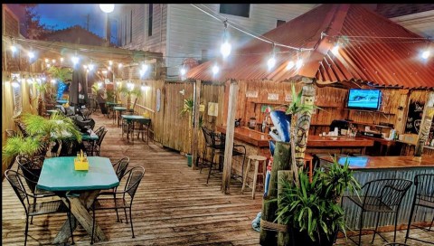 Zogg's Raw Bar And Grill Is A Tropical Tiki Paradise Right Here In Delaware