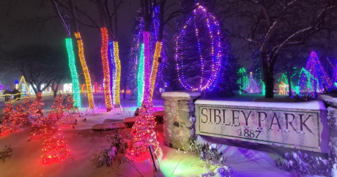Take A Dreamy Ride Through The Largest Drive-Thru Light Show In Minnesota, Kiwanis Holiday Lights