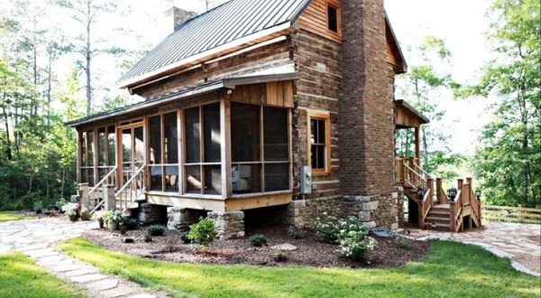 Book A Stay At This Pre-Civil War Log Cabin In Alabama For A Remarkable Fall Getaway