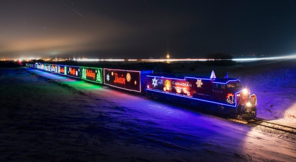 Don’t Miss The Holiday Train Decked Out In Thousands Of Twinkling Lights That’s Coming To Wisconsin