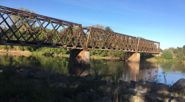 7 Of The Greatest River Hiking Trails In Kansas For Beginners