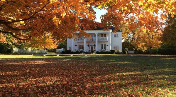 Cozy Up At One Of These 7 Bed And Breakfasts Throughout Tennessee This Fall