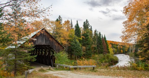 Here Are 10 Of The Most Beautiful Maine Covered Bridges To Explore This Fall