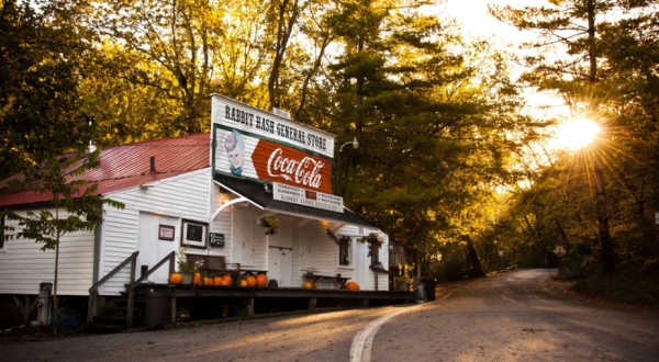 Explore History, Charm, And A Scenic Drive To The Town Of Rabbit Hash, Kentucky