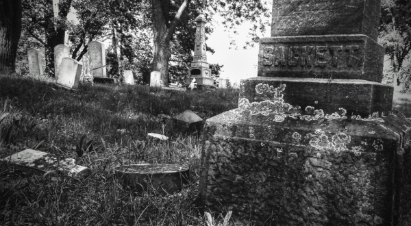 The William Ganong Cemetery Is One Of The Spookiest Cemeteries Near Detroit