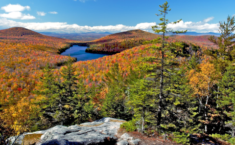 Hike Through Kettle Pond In Vermont For Some Seriously Scenic Views This Fall