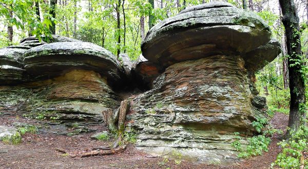 Walk Through 3,300 Acres Of Rock Formations At Illinois’ Garden Of The Gods Wilderness