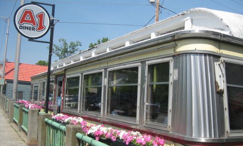 A1 Diner Has Been Serving Up Delicious Burgers In Maine Since 1946