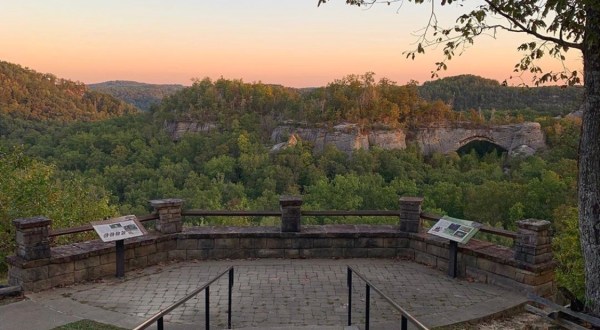 There’s An Easily Accessible Overlook With Sweeping Views Of The Natural Arch In Kentucky