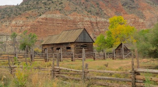 Grafton Is A Utah Ghost Town That’s Perfect For An Autumn Day Trip