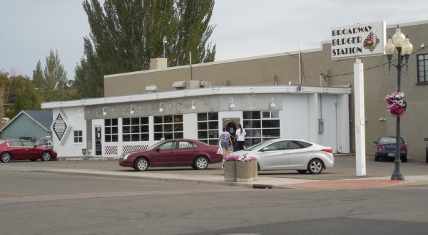 The Nostalgic Broadway Burger Station In Wyoming Is Sure To Bring You Back To Your Childhood