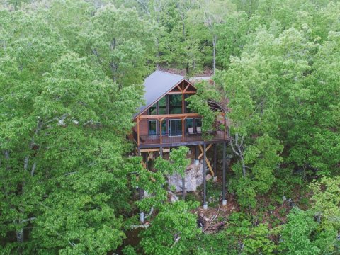 Retreat To The Treetops At The Secluded Foxfire Cabin In Arkansas