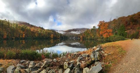 Visit Lake Trahlyta In Georgia For An Absolutely Beautiful View Of The Fall Colors