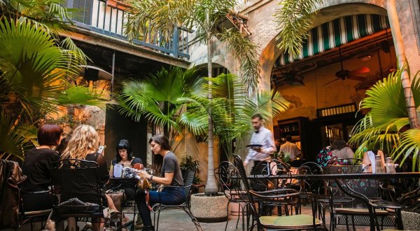 Dine At These 8 Hidden Courtyards In New Orleans For A Magical Meal