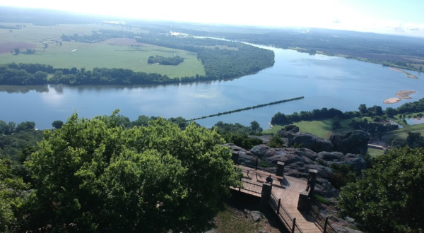 There’s No Prettier Place Than Stout’s Point On Arkansas’ Petit Jean Mountain