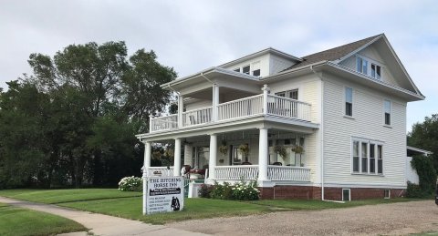 The Colonial Hitching Horse Bed And Breakfast In South Dakota Only Gets Better With Age