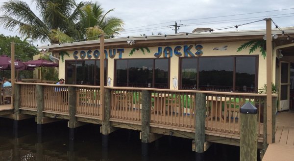 The Waterfront Restaurant Coconut Jack’s In Florida Is Brimming With Seafood