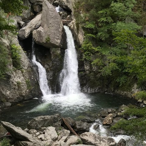 Bash Bish Falls Trail Is A Beginner-Friendly Waterfall Trail In Massachusetts That's Great For A Family Hike