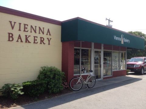 A Tiny Bakery Called Vienna Bakery In Rhode Island Makes Some Of The Best Danish Pastries