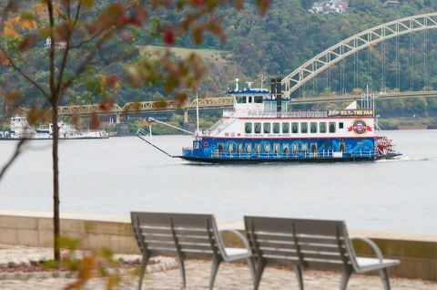 Join Santa For A Scrumptious Breakfast Buffet On This Magical Holiday Cruise In Pittsburgh