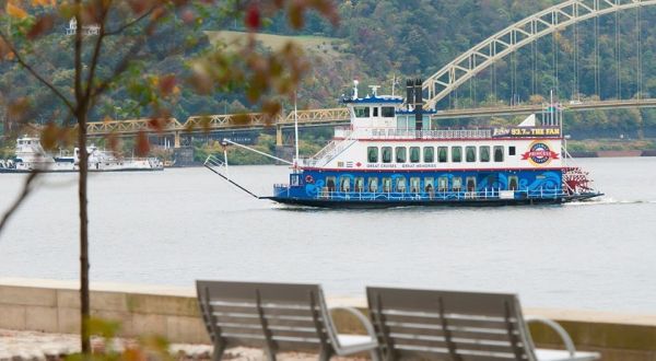 Join Santa For A Scrumptious Breakfast Buffet On This Magical Holiday Cruise In Pittsburgh