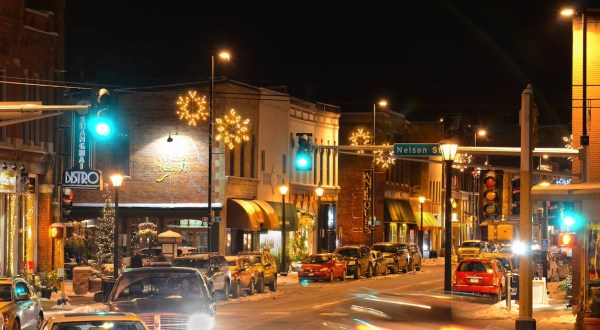 The Most Enchanting Christmastime Main Street In The Country Is Stillwater In Minnesota