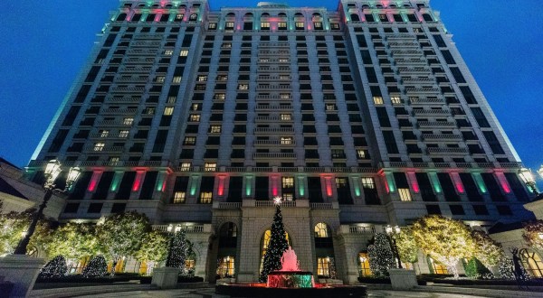 The Grand America Just Might Be The Most Beautiful Christmas Hotel In Utah