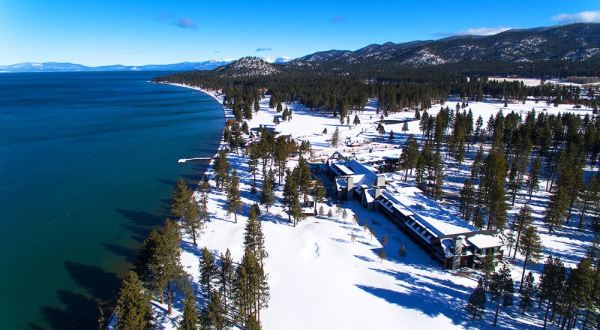 The Edgewood Tahoe Resort In Nevada Gets All Decked Out For Christmas Each Year
