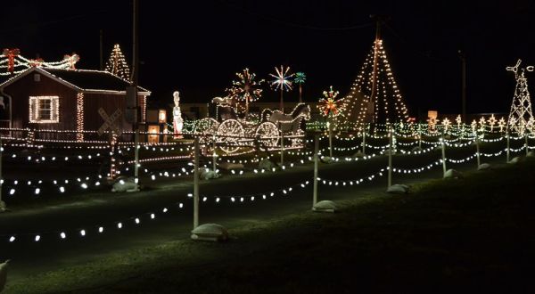 4 Drive-Thru Christmas Lights Displays Near Pittsburgh The Whole Family Can Enjoy