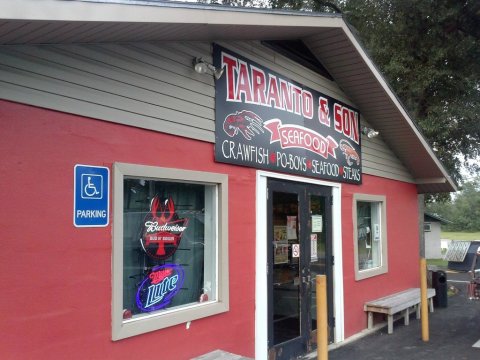 Eat Some Of The Tastiest Po' Boys And Seafood In An Unassuming Seafood Shack At Taranto's Crawfish In Mississippi