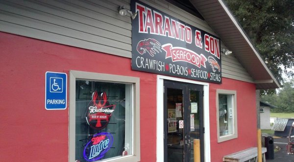 Eat Some Of The Tastiest Po’ Boys And Seafood In An Unassuming Seafood Shack At Taranto’s Crawfish In Mississippi