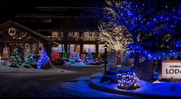 Sunriver Lodge Just Might Be The Most Beautiful Christmas Hotel In Oregon