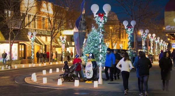 Shop And Stroll By Candlelight At The Stunning St. Joseph Luminary Festival In Michigan