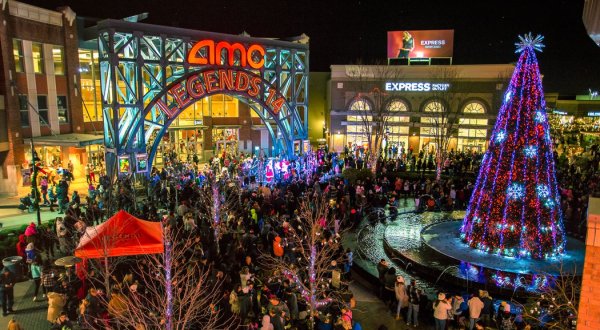 Complete With Giveaways And Live Music, Kansans Won’t Want To Miss The Legends Outlets Tree Lighting Ceremony