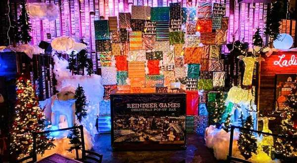 Every Christmas, The Bar At Headquarters Beercade In Nashville Turns In To A Winter Wonderland