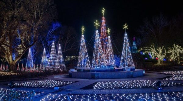 9 Christmas Light Displays In Kansas That’ll Instantly Get You In The Holiday Spirit