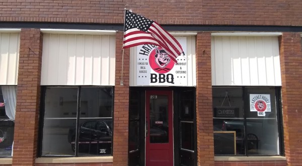 Sink Your Teeth Into Over 50 Smoked Meals At Hatchet House BBQ In Indiana