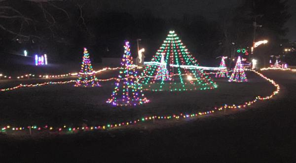 5 Drive-Thru Christmas Lights Displays In Indiana The Whole Family Can Enjoy