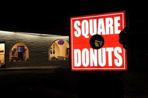 Enjoy The Timeless Hoosier Tradition Of Square Donuts That Have Been In Indiana Since 1967