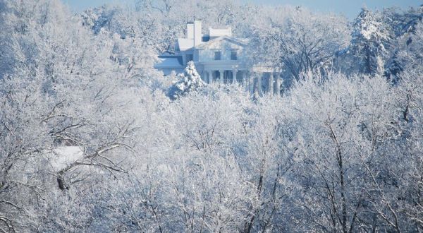 The Historic Arbor Lodge Mansion In Nebraska Gets All Decked Out For Christmas Each Year And It’s Beyond Enchanting