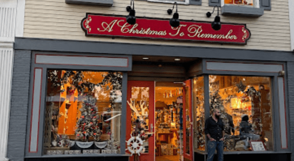 At Christmastime, Newport, Rhode Island Has The Most Enchanting Main Street In The Country