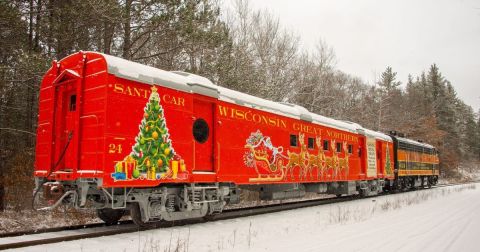 Fill Up On Pizza And Holiday Cheer With A Ride On The Santa Pizza Train In Wisconsin