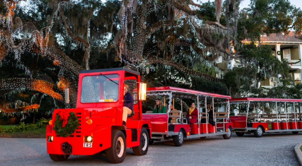 Enjoy One Of The Most Festive Holiday Events In Georgia At Holly Jolly Jekyll