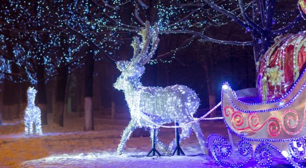 A Visit To Wisconsin’s Drive-Thru Holiday Display, Winter Wonders, Will Make Your Holidays Merry