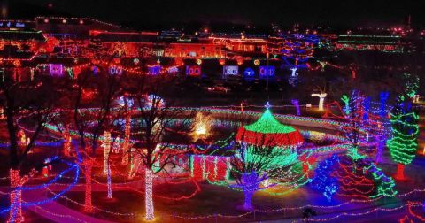 Stroll Through An Enchanting Christmas Forest In Oklahoma With Over 2 Million Holiday Lights