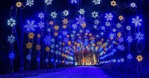 Drive Through Santa’s Magical Kingdom In Missouri For A Family-Friendly Holiday Adventure