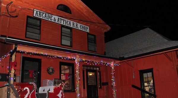 Watch The Countryside Near Buffalo Whirl By On This Unforgettable Christmas Train