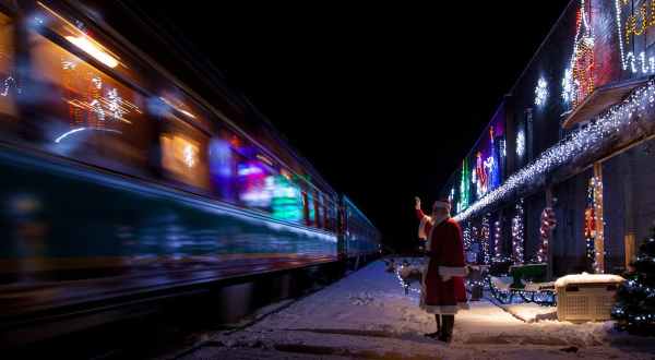 For A Magical Holiday Adventure Your Family Will Never Forget, Take The Train To Christmas Town In Oregon